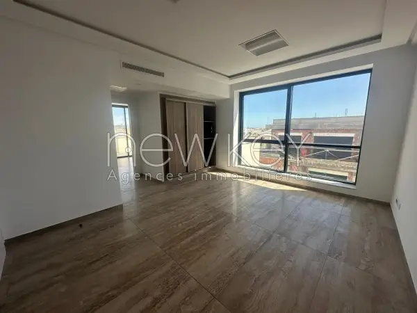 Bureau 164m² à louer aux Jardins de Carthage - 1