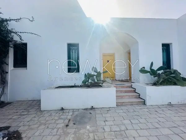 Une Maisonnette S+2 à louer à La Soukra - 9