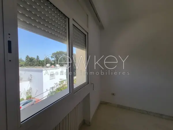 Un Appartement S+3 à louer à La Soukra - 1