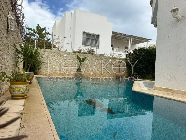 Villa avec piscine et jardin à louer au lac 2 - 5