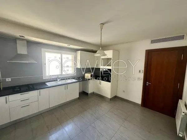Appartement S3 avec chambre de service à louer aux Jardins de Carthage - 2