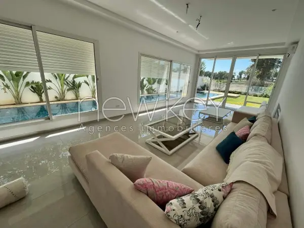 Villa de Charme S+4 avec piscine à louer à La Soukra - 1