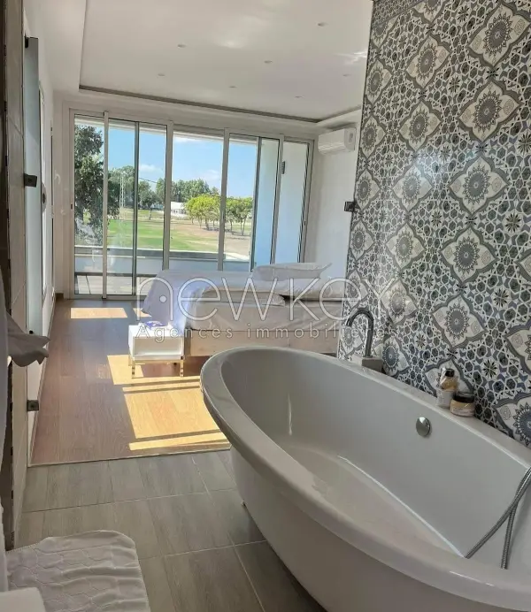 Villa de Charme S+4 avec piscine à louer à La Soukra - 5