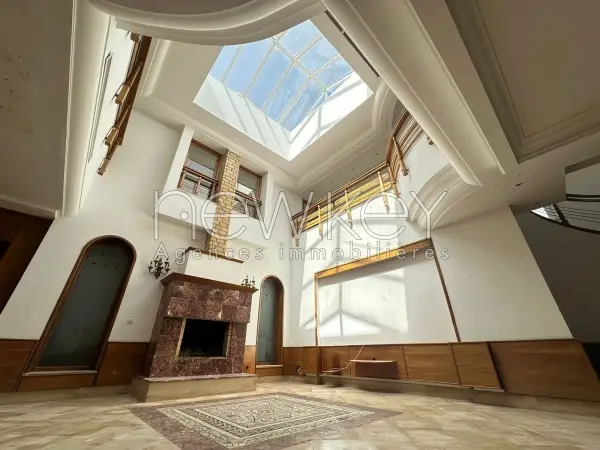 Villa avec jardin à louer au Lac 1 - 5