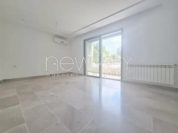 Un Superbe Appartement S+2 à La Soukra - 1