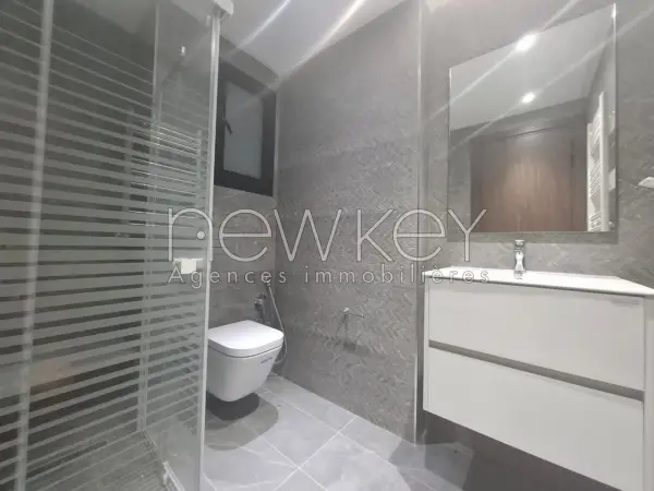 Un Bel Appartement S+2 Neuf à louer à La Soukra - 6