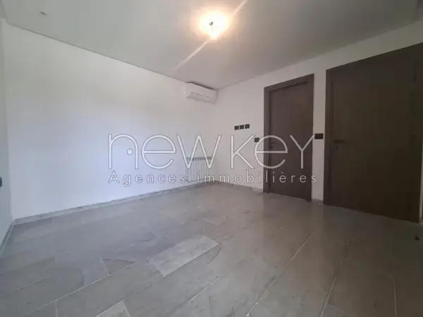 Un Bel Appartement S+2 Neuf à louer à La Soukra - 5