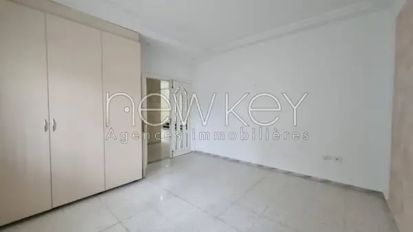 villa s+5 avec studio à la Marsa - 7