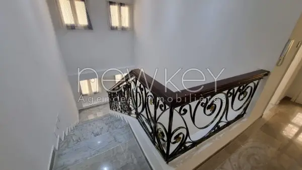 villa s+5 avec studio à la Marsa - 1