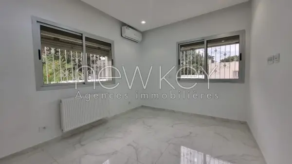 Etage de Villa s+3 avec piscine à La Marsa - 2