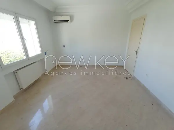 Un Appartement S+3 à louer à Ain Zaghouan - 2