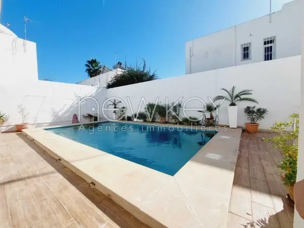villa s+4 avec piscine à la Marsa - 11