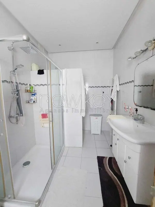villa s+4 avec piscine à la Marsa - 9