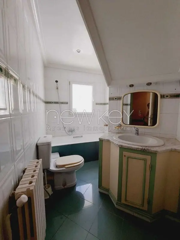 villa s+4 avec piscine à la Marsa - 8