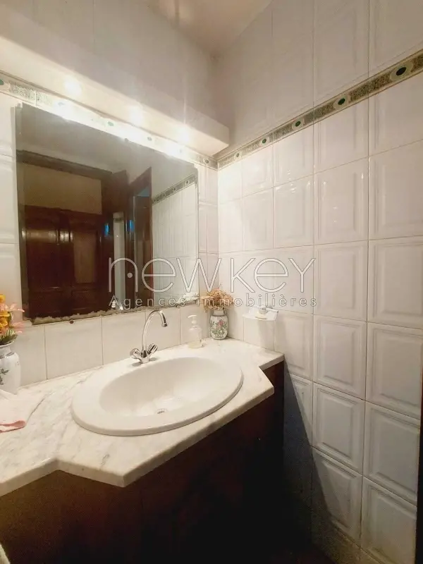 villa s+4 avec piscine à la Marsa - 4