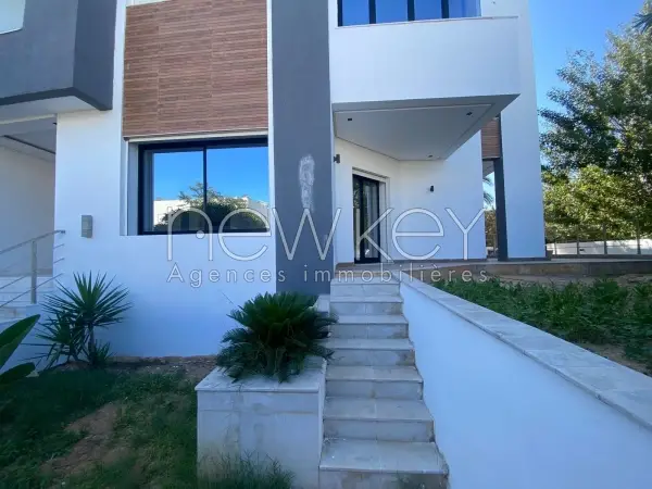 Villa S4 meublé avec jardin à louer au Lac 2 - 2