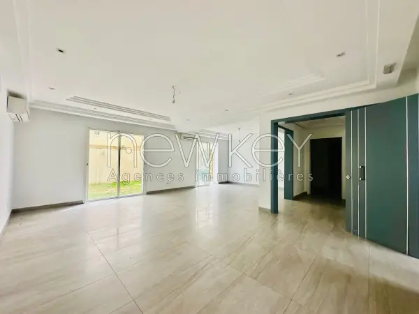 Duplex S+4 avec jardin à louer à La Soukra - 1