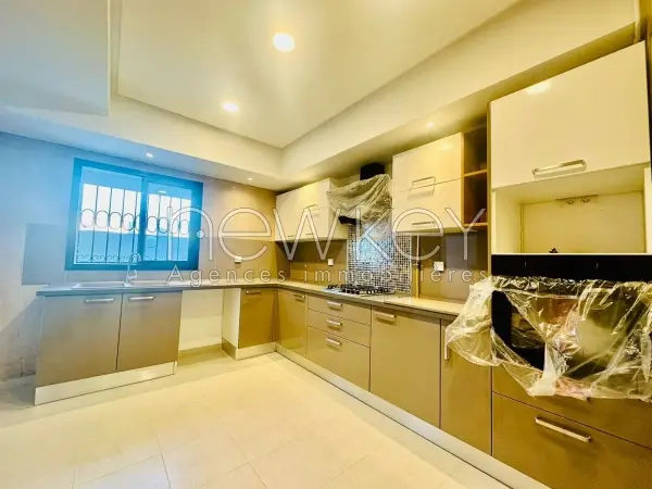 Un Appartement S+3 avec terrasse à La Soukra - 3