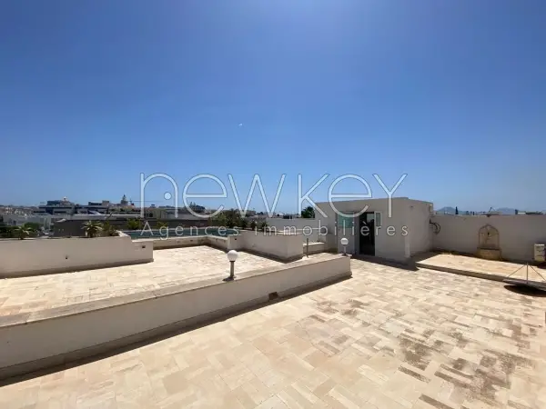 Villa avec piscine et jardin à louer au Lac 2 - 7