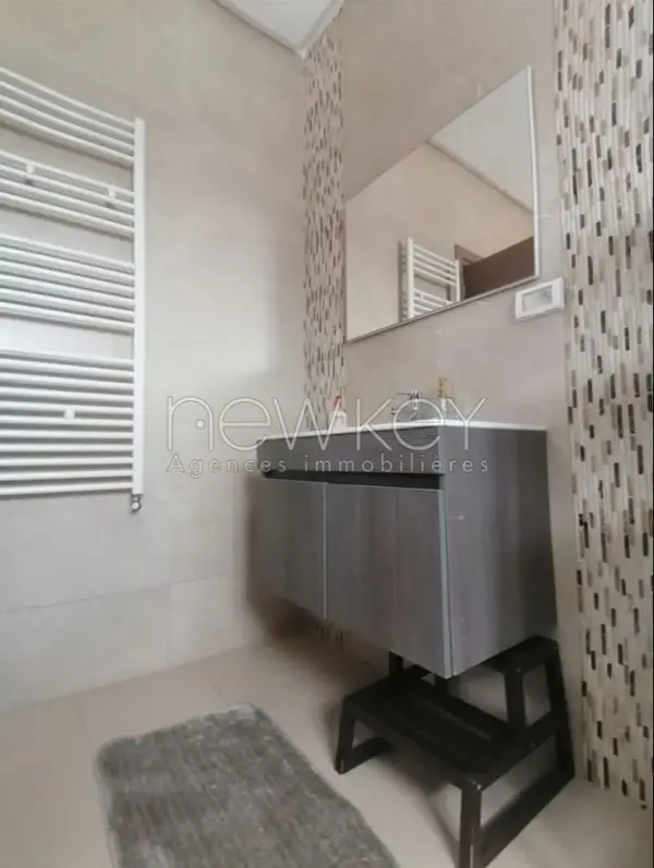 A vendre une villa s+5 avec piscine à Gammarth - 13