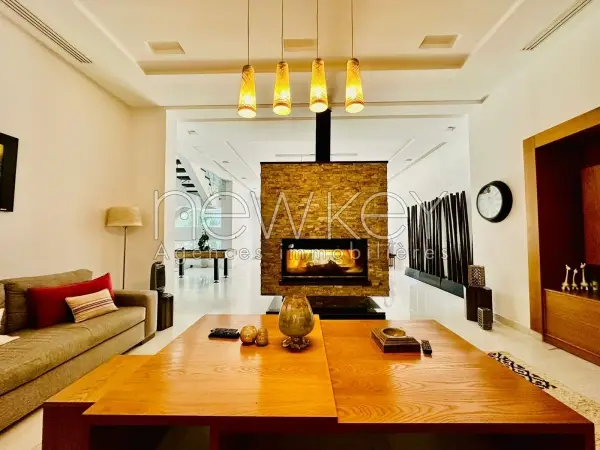Une Belle Villa avec piscine à louer à La Soukra - 1