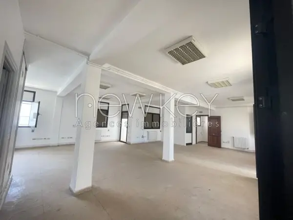 Immeuble de 1200m² à louer au lac 1 - 1