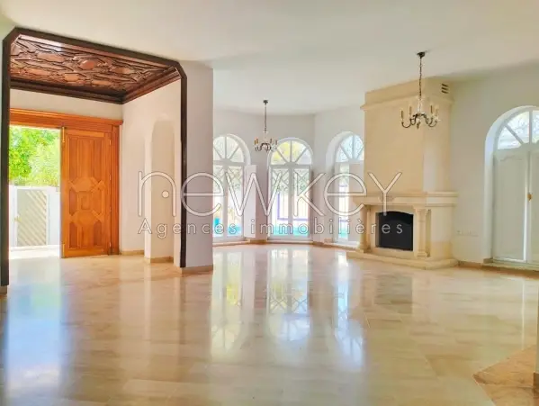 Villa S4 Avec Piscine À Louer Aux Jardins De Carthage - 1