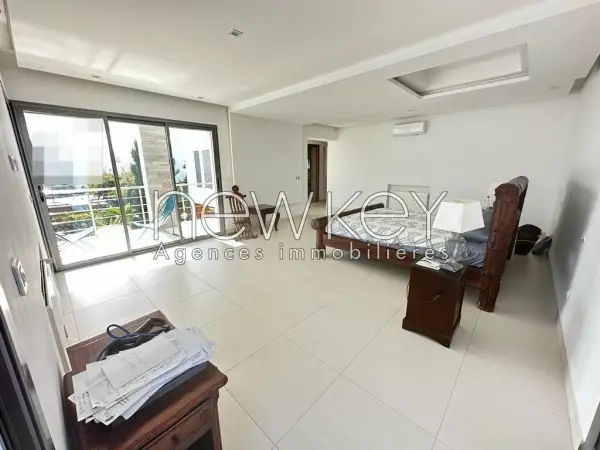 Villa moderne avec piscine et jardin à vendre aux Jardins de Carthage - 6
