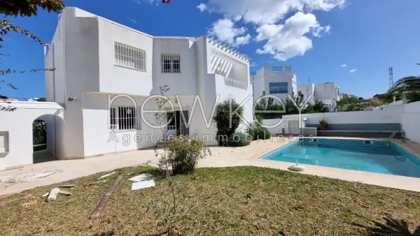 Villa s+4 à Gammarth - 1