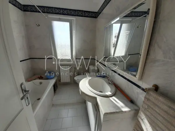 Appartement S+3 à louer à la Marsa - 7