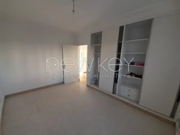 Appartement S+3 à louer à la Marsa - 4
