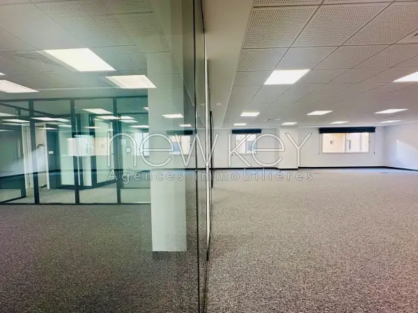 bureau open space à louer au lac 1 - 4