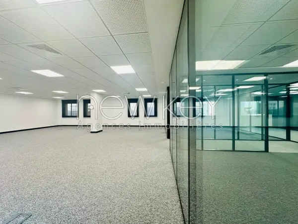 bureau open space à louer au lac 1 - 5