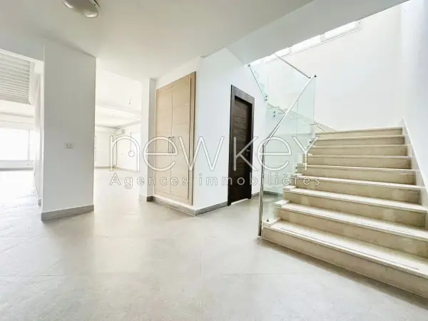 Penthouse vue sur lac à louer au Lac 2 - 6