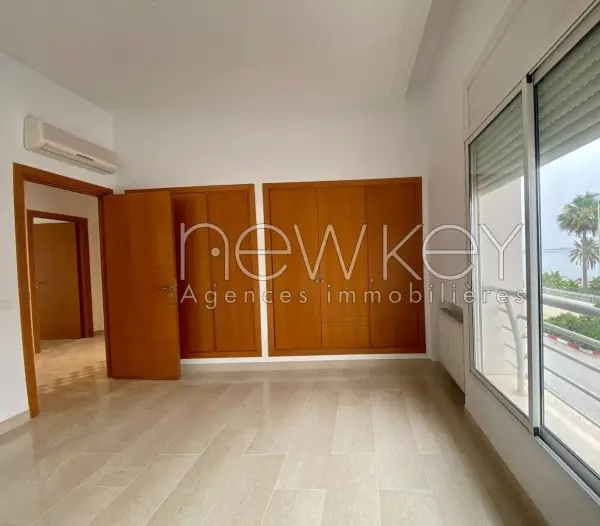 Appartement S3 avec terrasse à louer au lac 1 - 4
