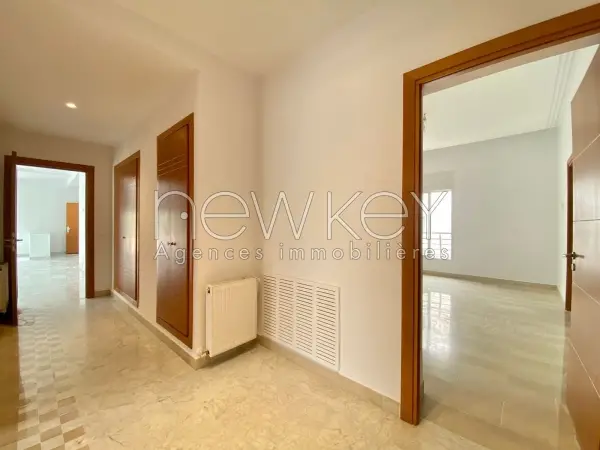 Appartement S3 avec terrasse à louer au lac 1 - 3