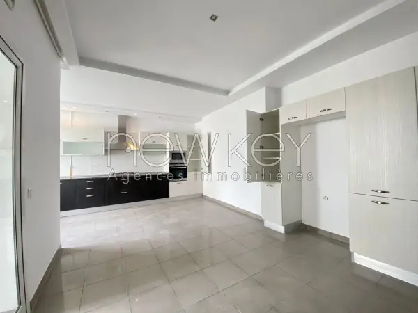 Appartement S3 avec terrasse à louer au lac 1 - 2