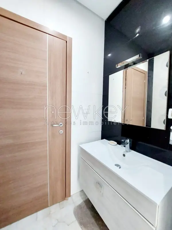 A vendre une villa s+5 avec piscine à Gammarth - 15