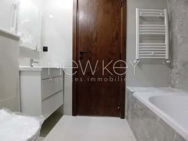 Un Bel Appartement S+2 Neuf à L'Aouina - 5
