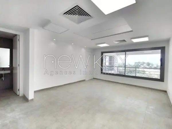 Open-space neuf de 293m² à louer aux Jardins de Carthage - 1