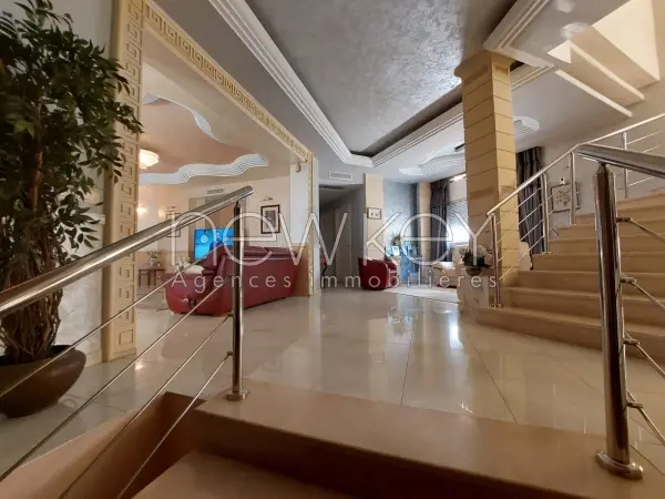 Magnifique villa S+5 à la Marsa - 4