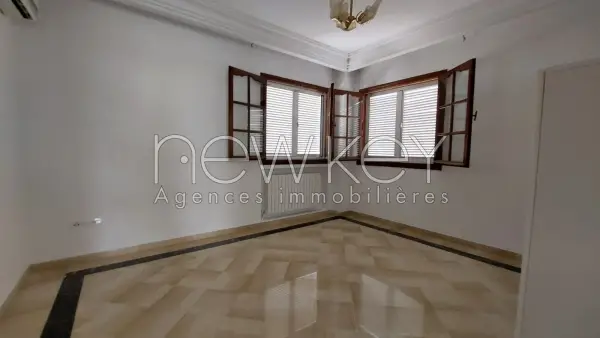 Villa s+5 avec piscine à Gammarth - 11