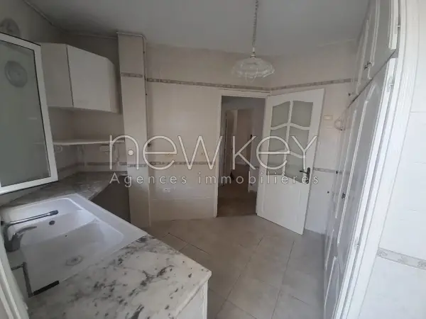 Appartement S+3 à louer à la Marsa - 8