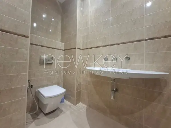 Un Etage de Villa S+3 à louer à La Soukra - 6