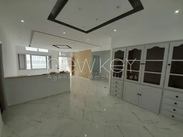 Appartement S+2 à louer à La Marsa - 1