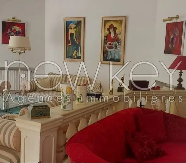 Une Villa de Maître à vendre à La Soukra - 4