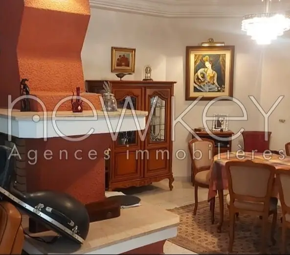 Une Villa de Maître à vendre à La Soukra - 5