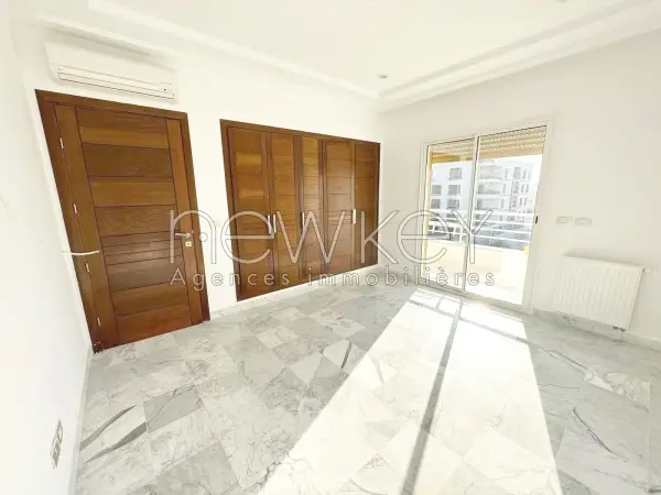 Appartement S3 Spacieux à louer aux Jardins De Carthage - 4