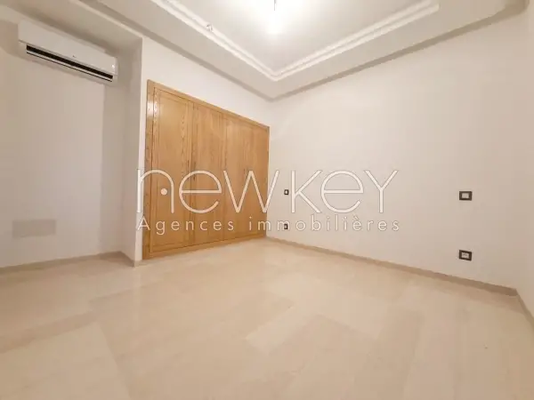 Un Appartement S+2 Neuf à louer à La Soukra - 3