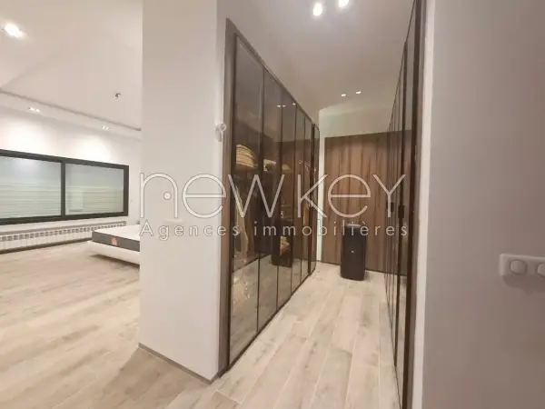 Une Splendide Villa S+6 avec piscine à La Soukra - 9